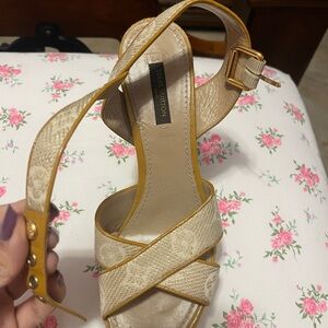 Louis Vuitton Elegant Gold Sandals